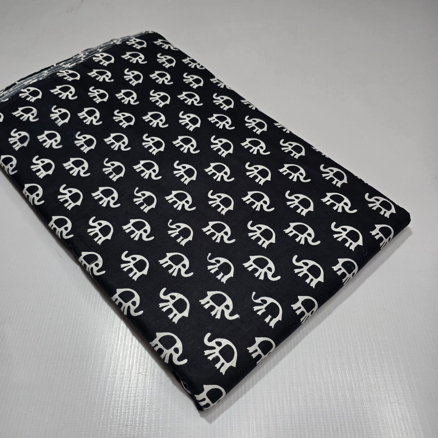 Baby Elephant Icon Cotton — Noir