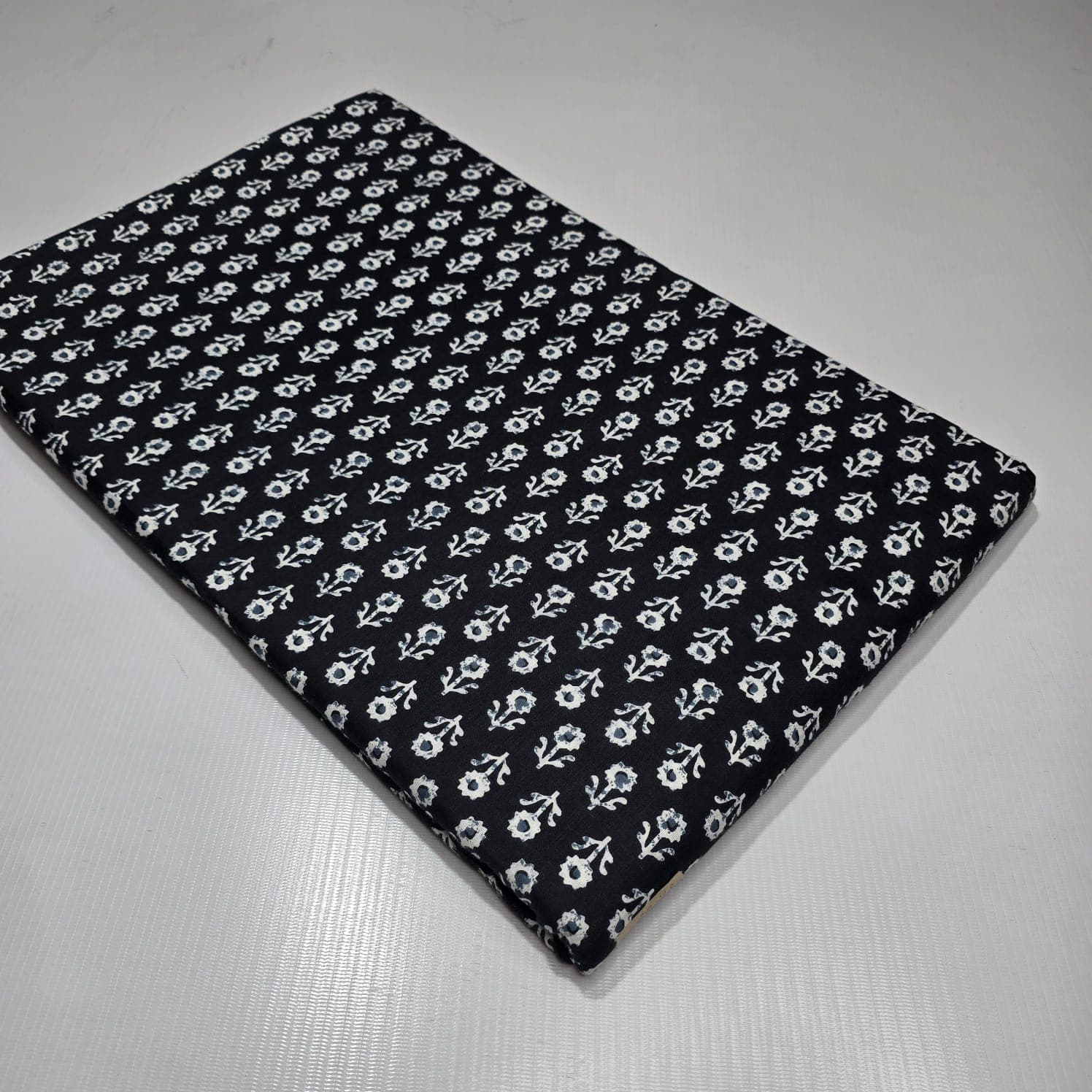 Mini Sprig Floret Cotton — Noir